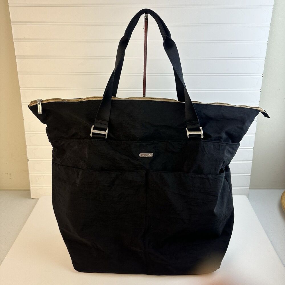 Baggallini Large Black Carry-All Travel Tote Bag Pockets Zip with Trolley Sleeve